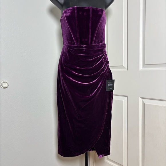 Lulu's Strapless Dress in Rich Purple Velvet - Picture 9 of 14